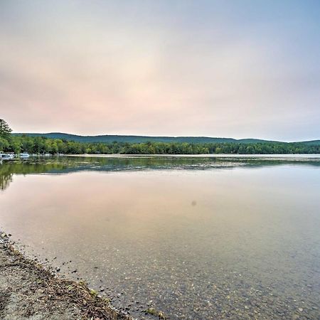 Cozy Stockbridge Cabin - Walk To Beach And Lake! Villa ภายนอก รูปภาพ