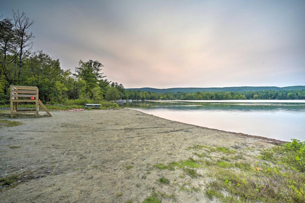 Cozy Stockbridge Cabin - Walk To Beach And Lake! Villa ภายนอก รูปภาพ